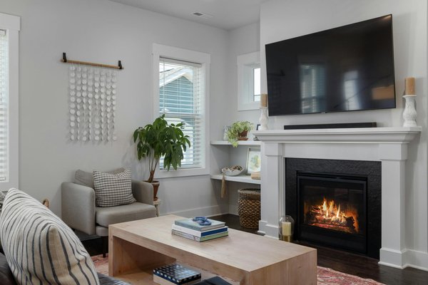 Effortless Elegance: Designing a Low-Maintenance Pool in the UK